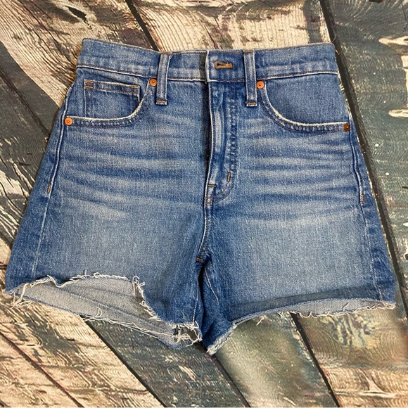 🐲💙 Madewell High-Rise Denim Shorts - Picture 4 of 11